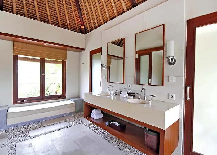 Villa Sayang Estate *